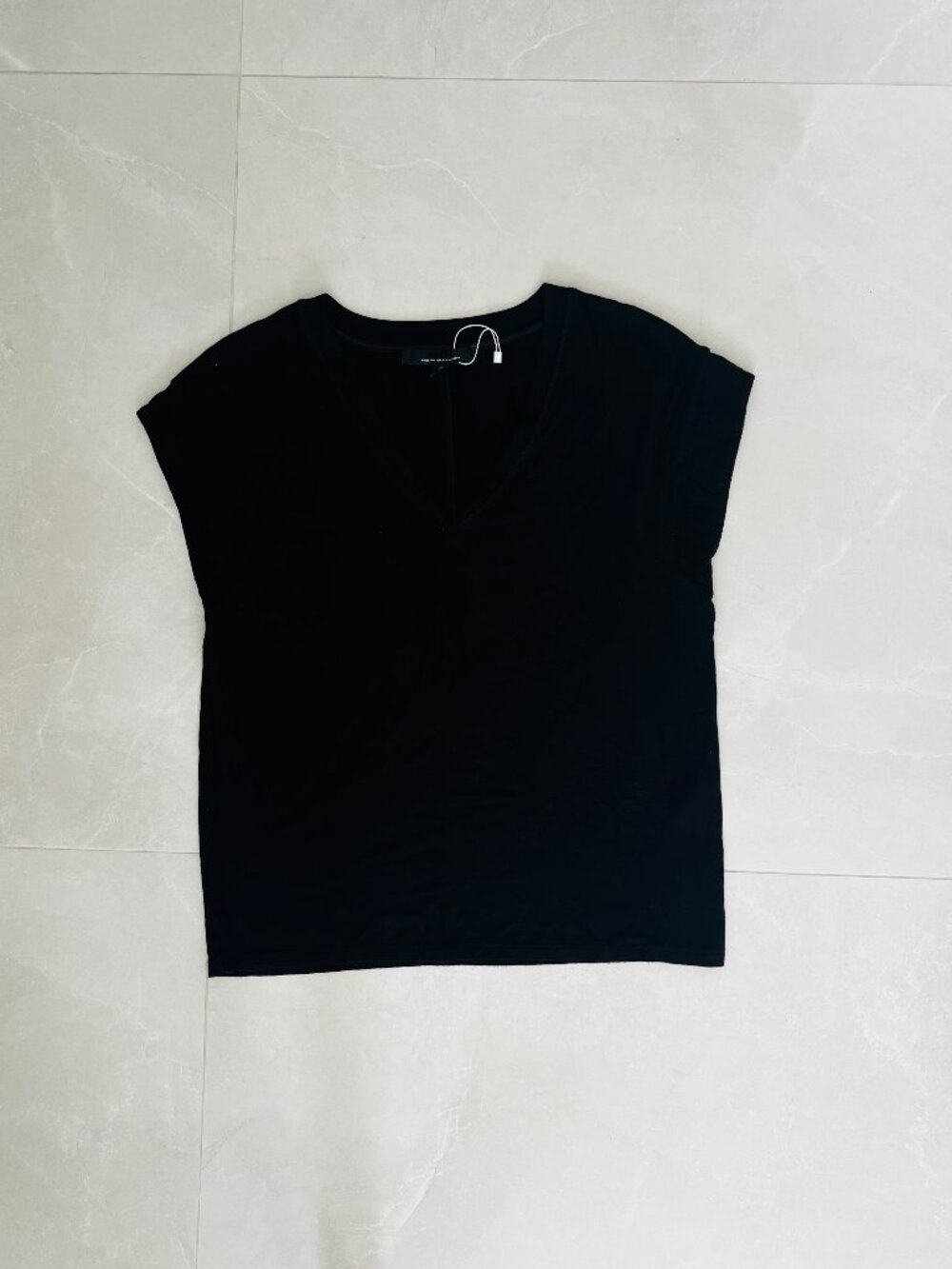 White House Black Market Black V-Neck Cap Sleeve Top (Size M)